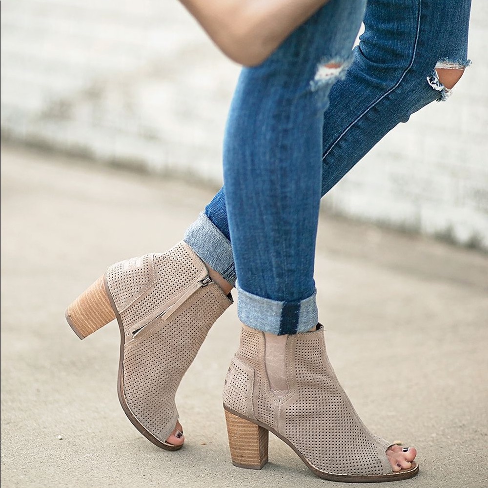 NEW! TOMS Majorca Peep Toe Bootie Sz 8.5 in Taupe